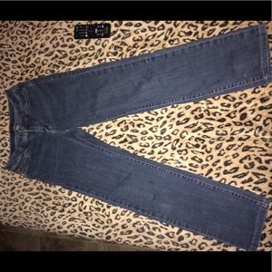 Stretch jeans Size 2 . 98% cotton 2% spandex