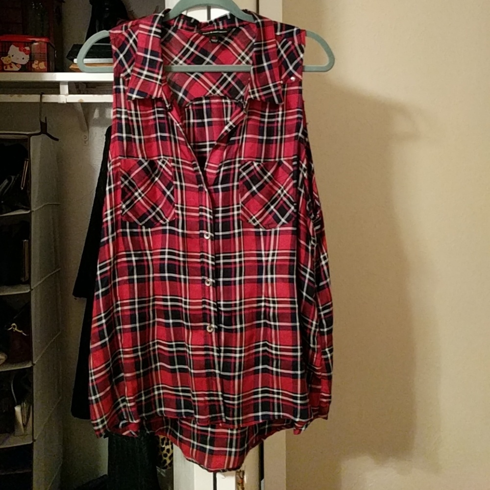 Plaid sleeveless shirt