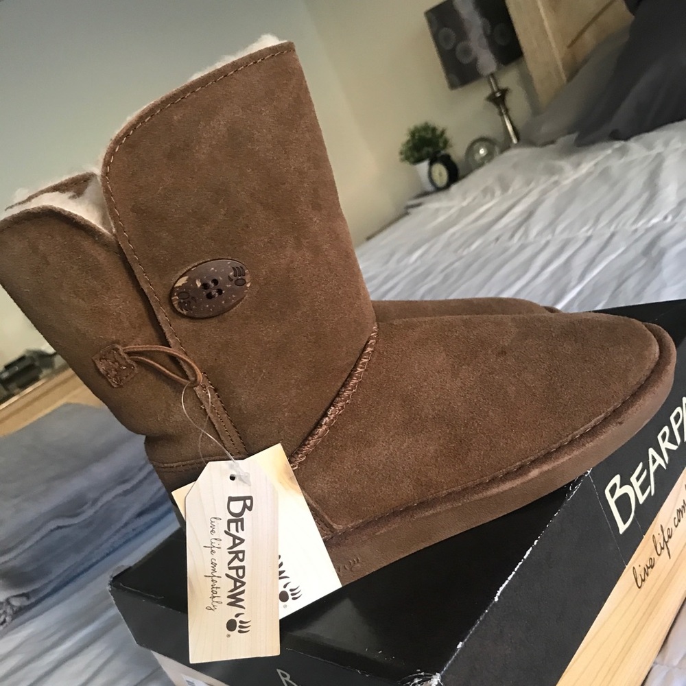 Bearpaw boots 👢