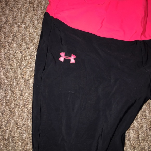 Under Armour neon pink and black crop leggings - Picture 2 of 4
