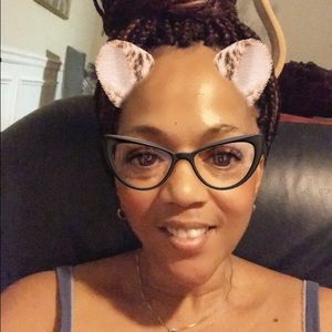 Meet your Posher, Gloria