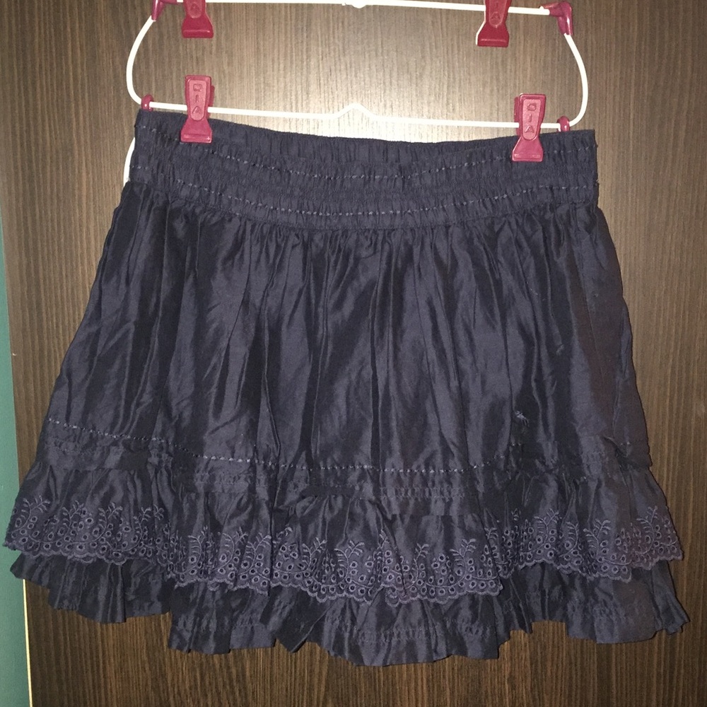 HP 💋Dark blue ruffle skirt
