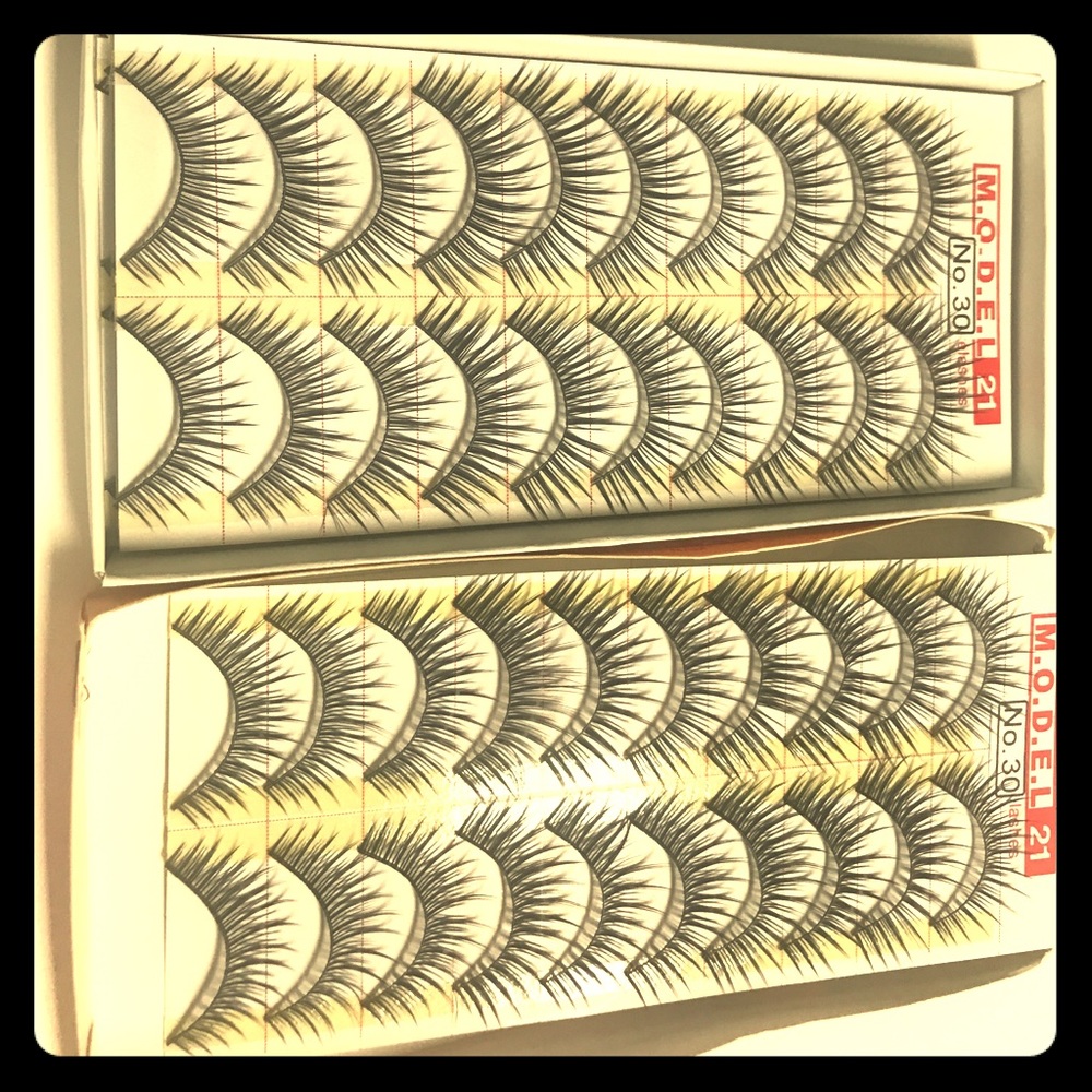 Fashion Lashes 10 pairs in a box NWT