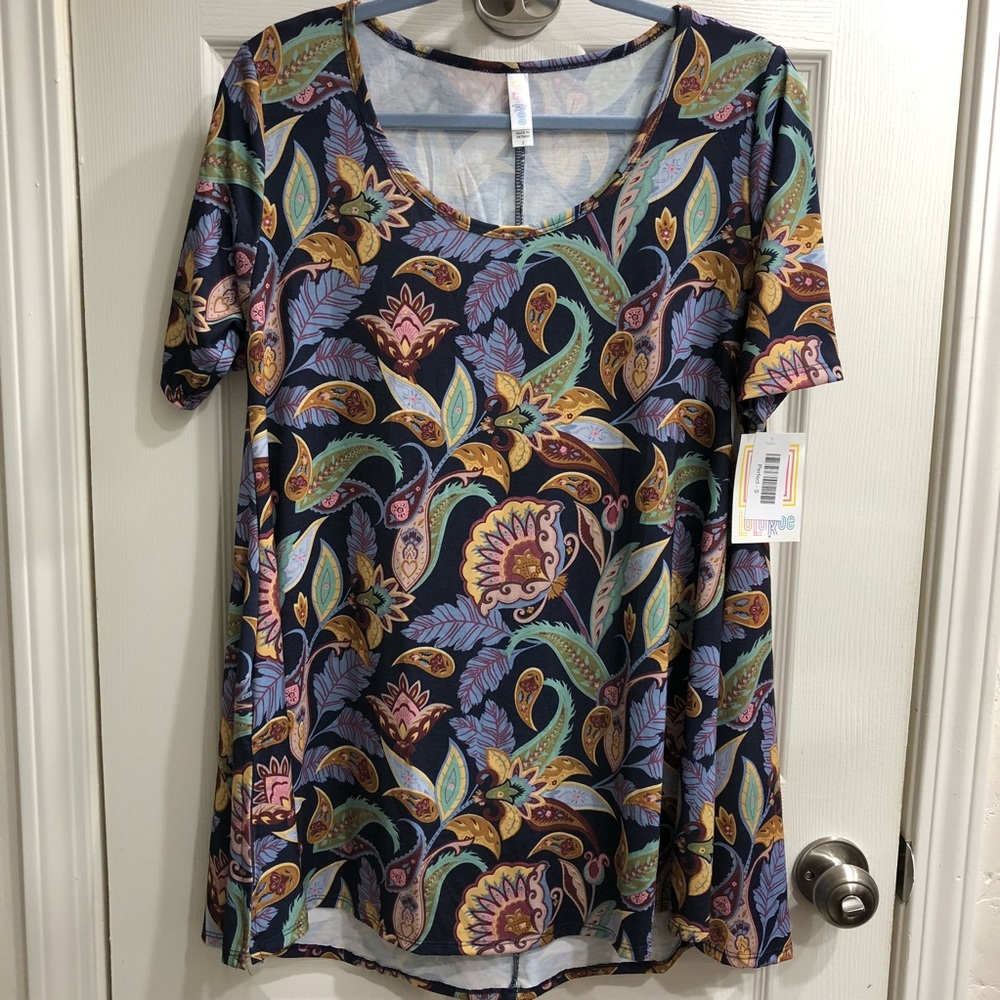 Lularoe perfect tee, navy background
