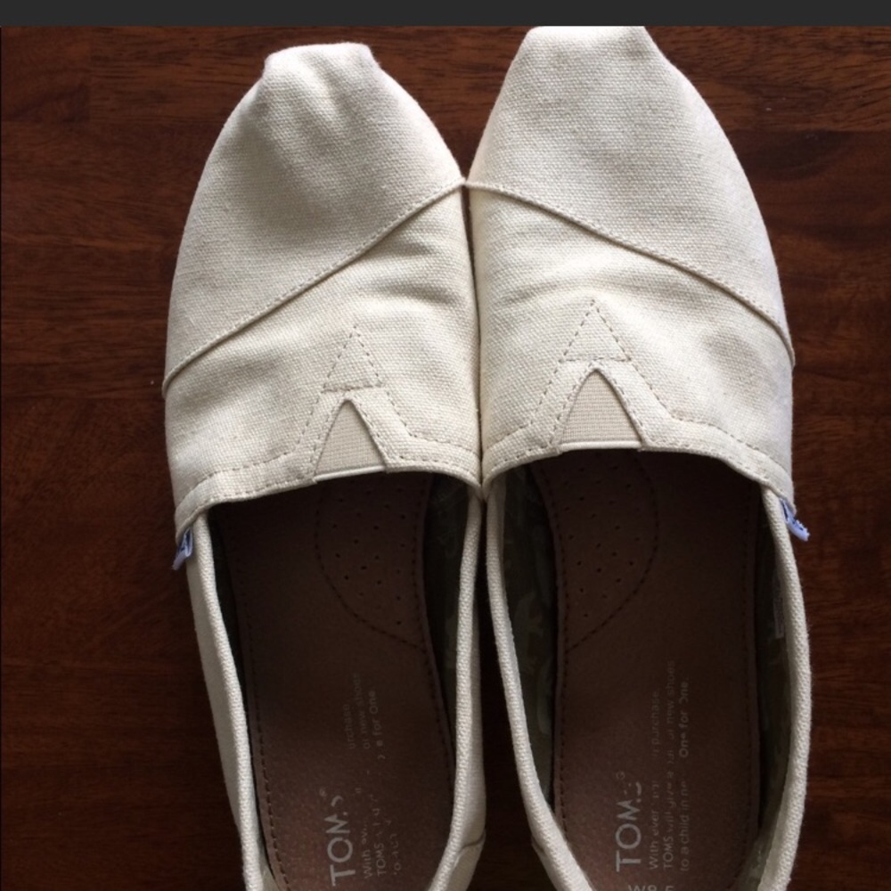 Toms Flats size 8.5