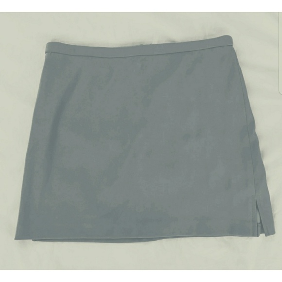 Laundry By Shelli Segal Dresses & Skirts - LAUNDRY Gray Mini Skirt sz 4 great basic!