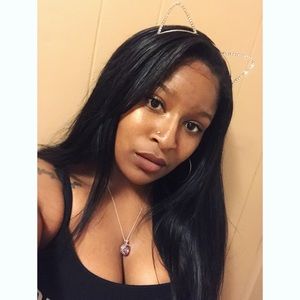 Meet your Posher, Monaijsha