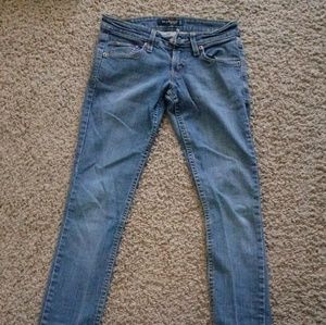 Woman's skinny blue jeans