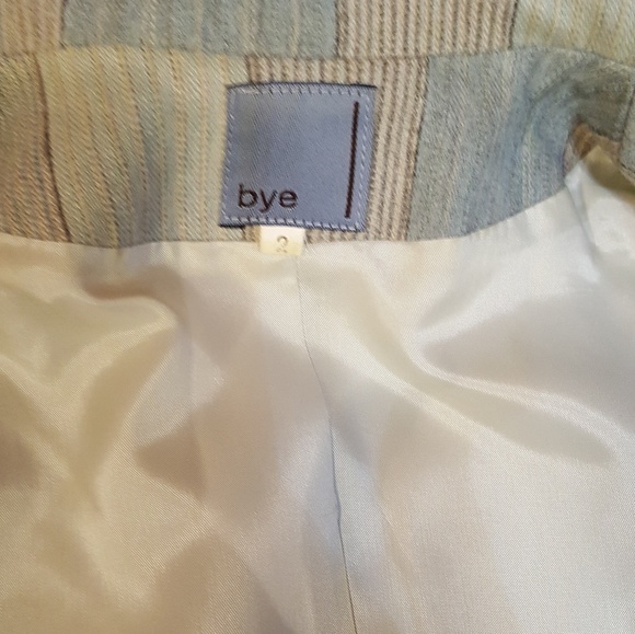 Suit with pants - Picture 4 of 7