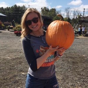 Meet your Posher, Savannah