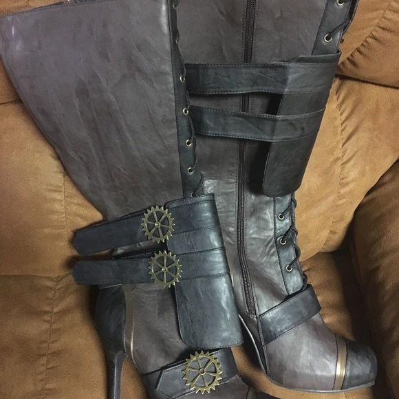 Steam Punk Knee High Heels - Picture 2 of 3