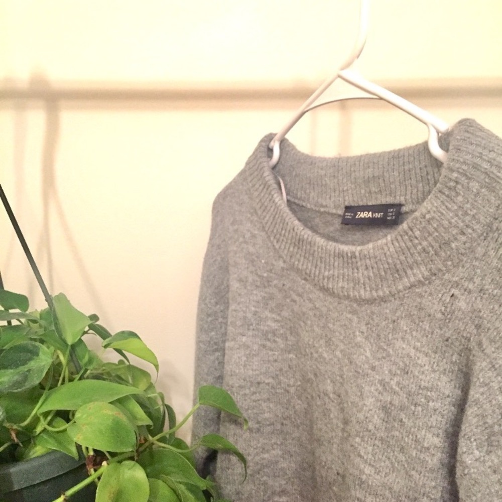 Zara Knit with tie sleeves in gray