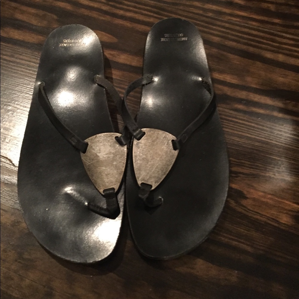 American Eagle black sandals