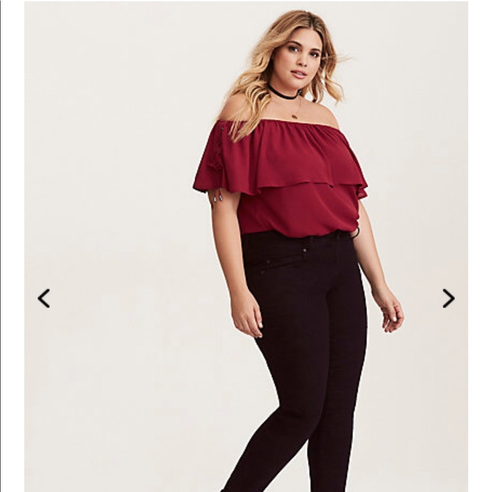 NWT Torrid off the shoulder blouse 💜 FINAL