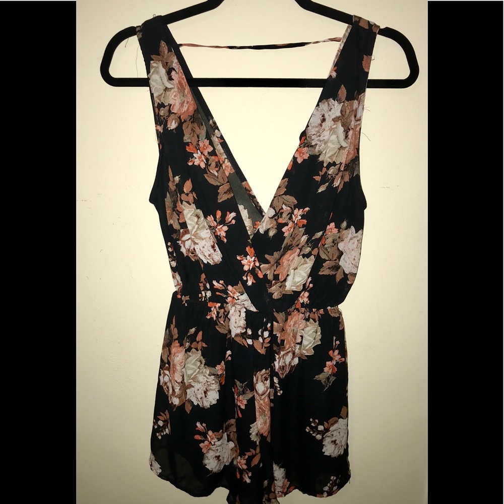 BRAND NEW Black Floral Jumper