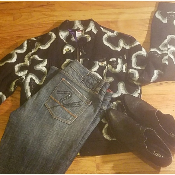 [Yank] Bootcut jeans-size 29 •EUC - Picture 1 of 4