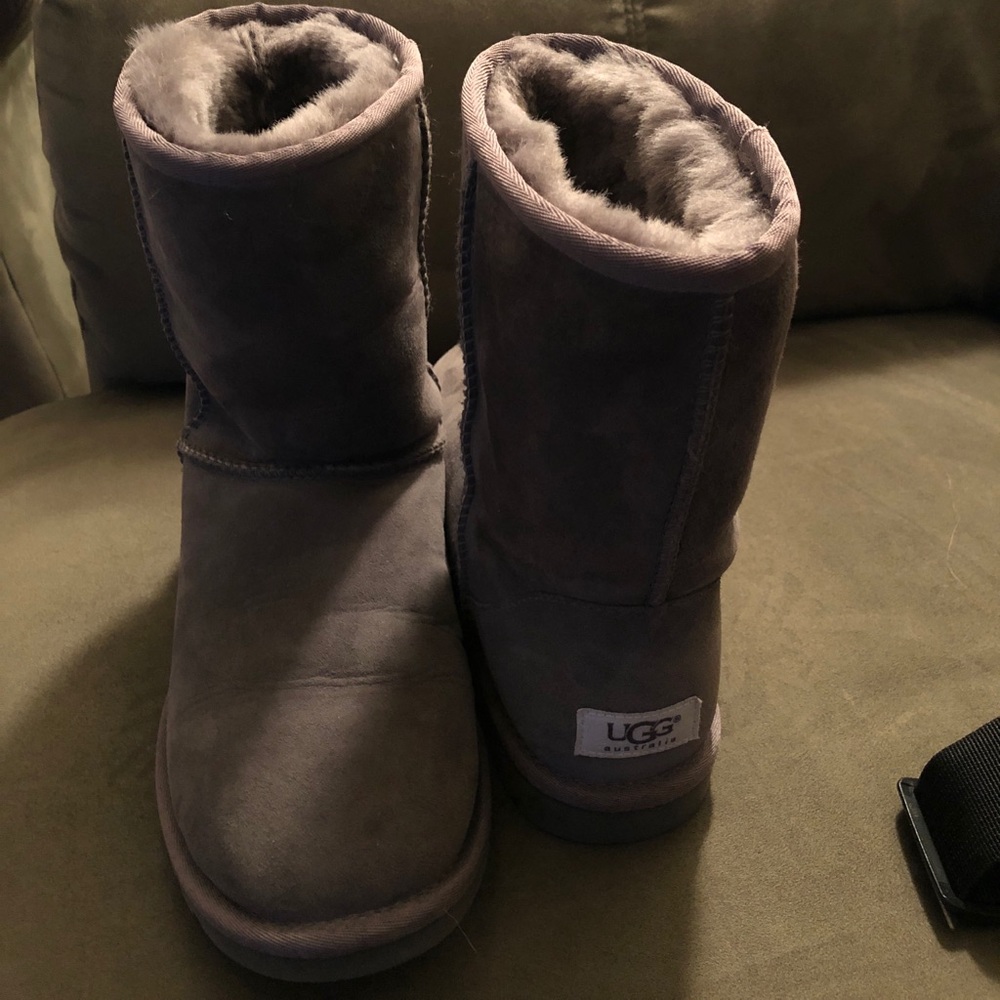 Women’s grey Shirt classic UGG size 6