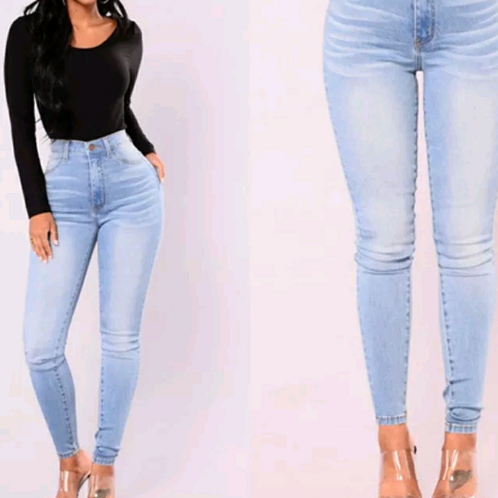 Standard Fitted Jeans - Picture 2 of 3