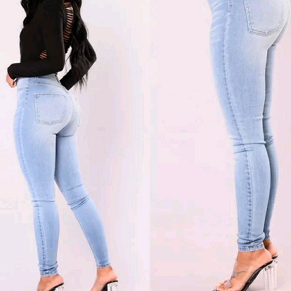 Standard Fitted Jeans - Picture 3 of 3