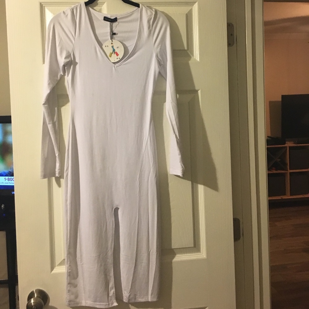 White long sleeve bodycon dress