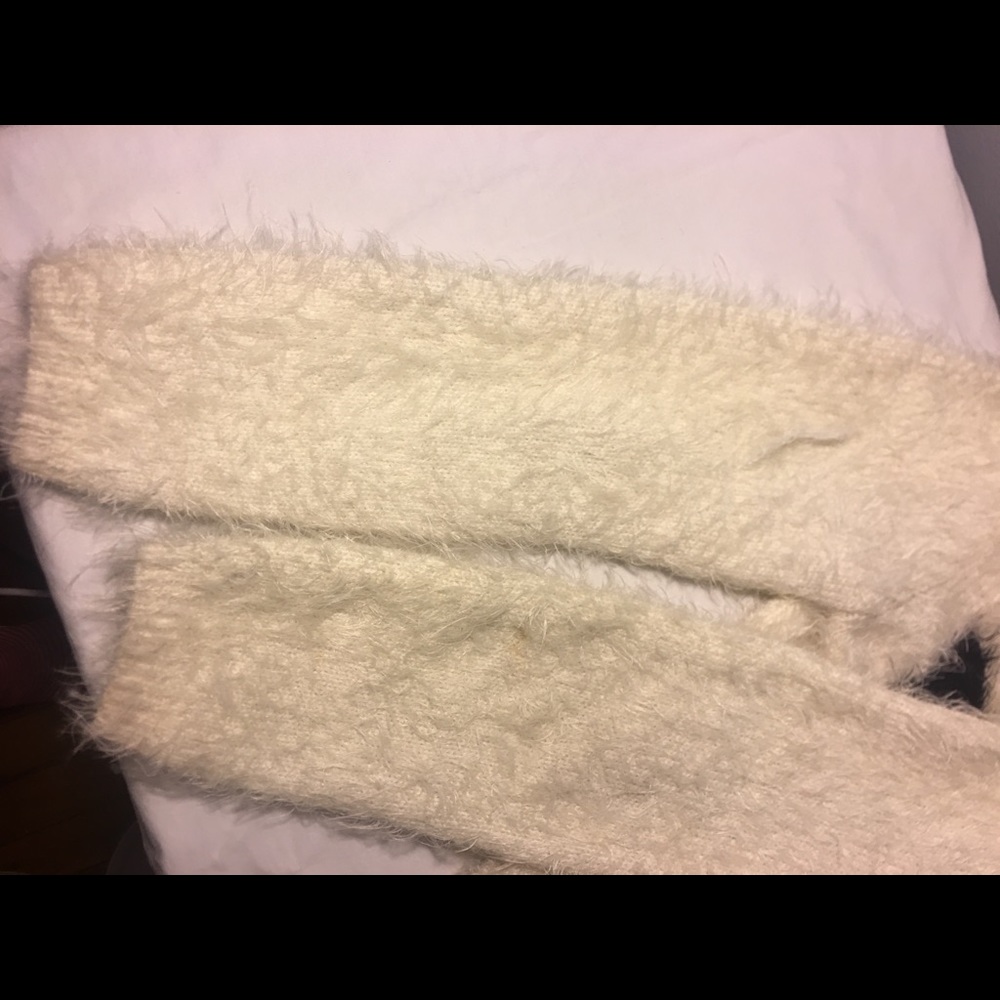 Fuzzy Sweater - Picture 4 of 5