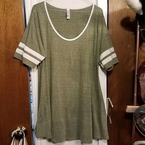 Lularoe Perfect tee