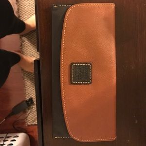 D&B wallet used for less than a month