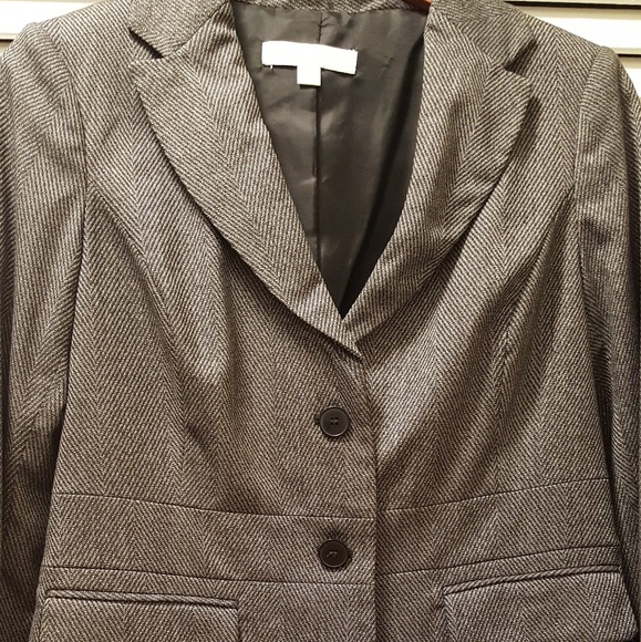 New York & Company Jackets & Blazers - ❤SALE❤NY&Co. Women's striped blazer