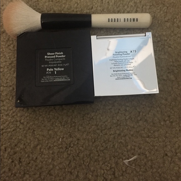 Bobbi Brown foundation pallet,eye shadow and brush - Picture 2 of 3