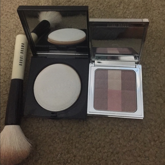 Bobbi Brown foundation pallet,eye shadow and brush - Picture 3 of 3