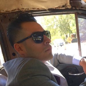 Meet your Posher, Joel