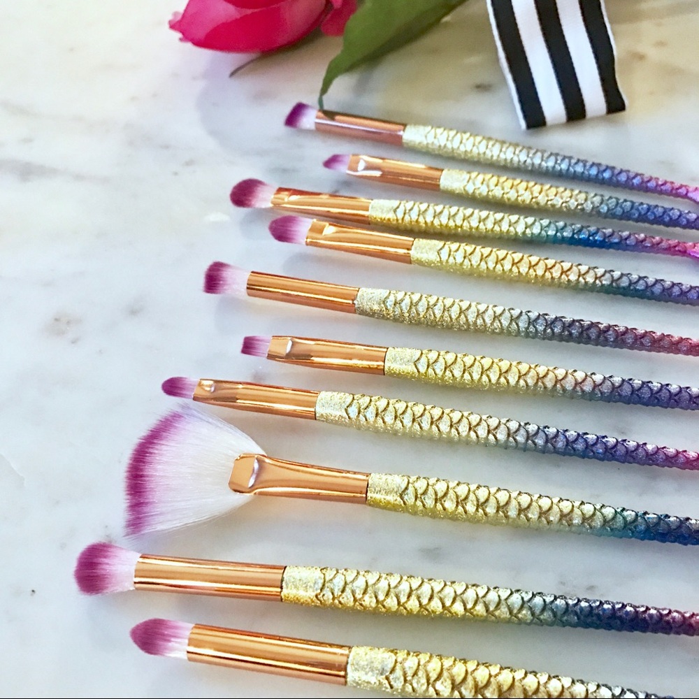 🎉HP🎉 10pc Mermaid Tail Makeup Brush Set, Glitter - Picture 4 of 5