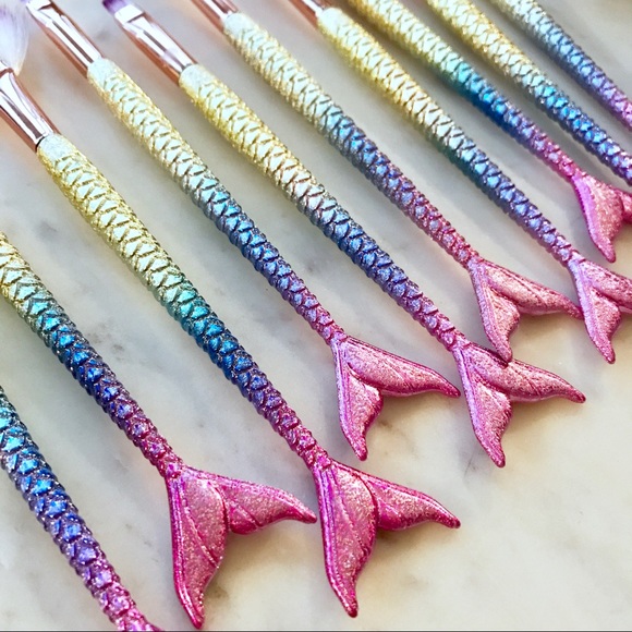 🎉HP🎉 10pc Mermaid Tail Makeup Brush Set, Glitter - Picture 3 of 5