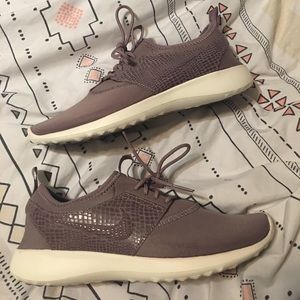 Smoke purple Nike shoes