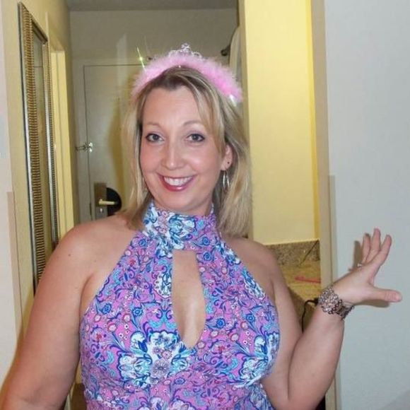 Meet your Posher, Vickie - Picture 1 of 1