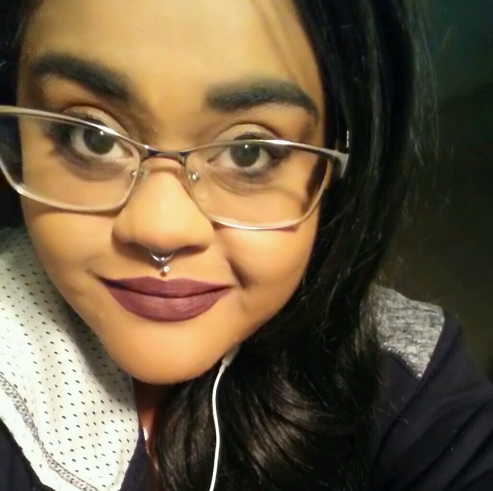 Meet your Posher, Latisha