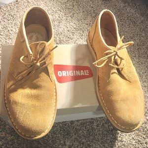 Suede Clark’s • MENS