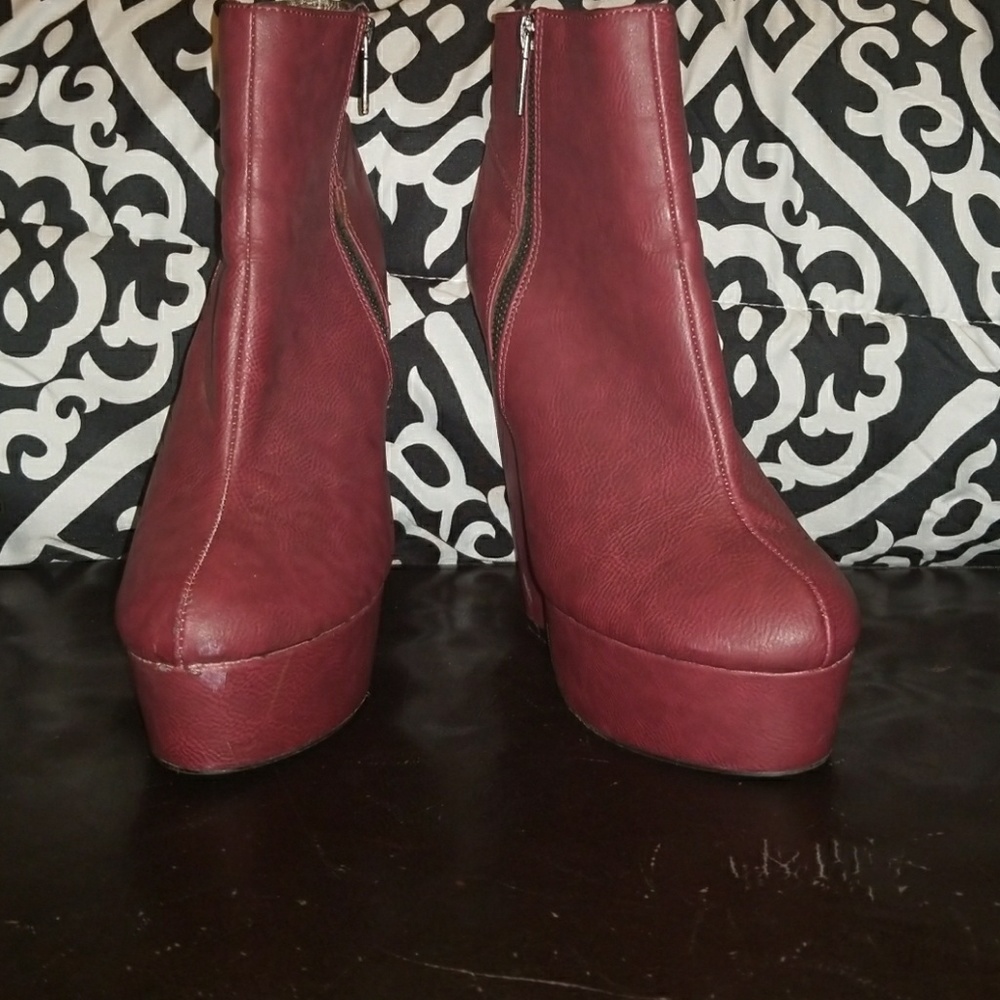 BOOTIES - Picture 2 of 4