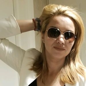 Meet your Posher, Adele