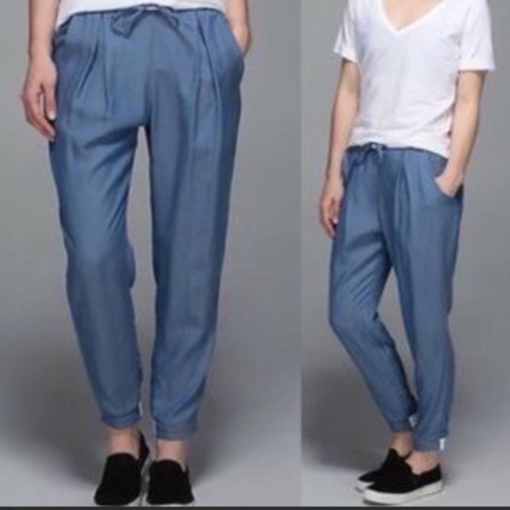 Lululemon NWT women's City Jogger Size 4 blue