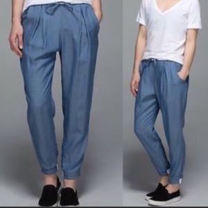 Lululemon NWT women's City Jogger Size 4 blue