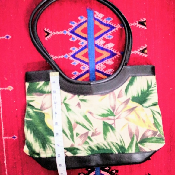 Tropical Palm Loop Purse - Picture 6 of 7