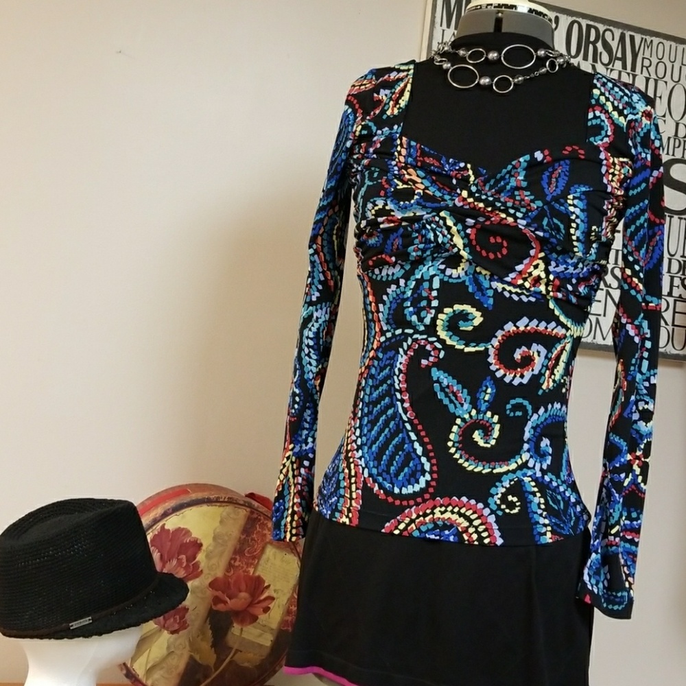 Bisou Bisou fitted top