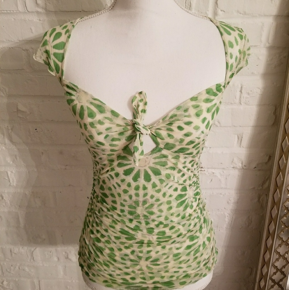 Diane Von Furstenberg  size: petite silk top.