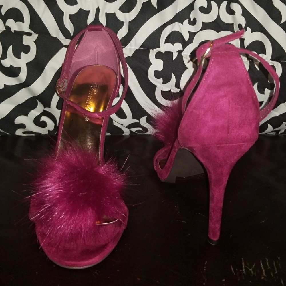 Shoes - Picture 2 of 4