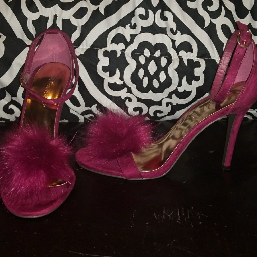 Shoes - Picture 3 of 4