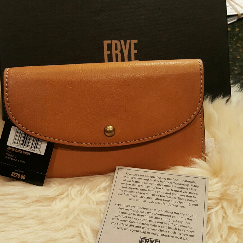 Adenine clutch Frye Wallet