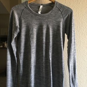 lululemon run swiftly long sleeves grey shirt