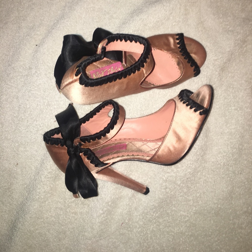 RARE Betsey Johnson pink satin heels