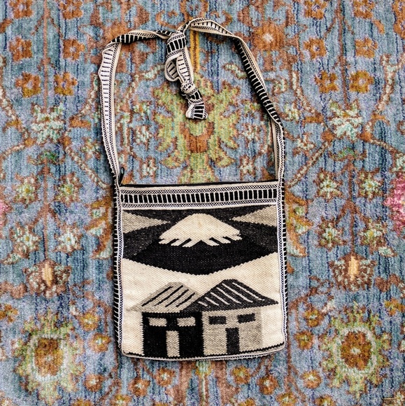 Handwoven Purse from Peru - Picture 3 of 6